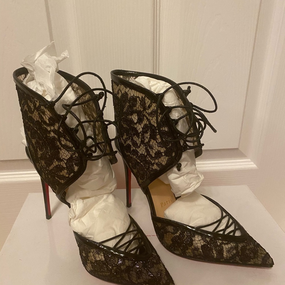 💖 NWT Louboutin sexy black lace up heels! - Picture 9 of 9